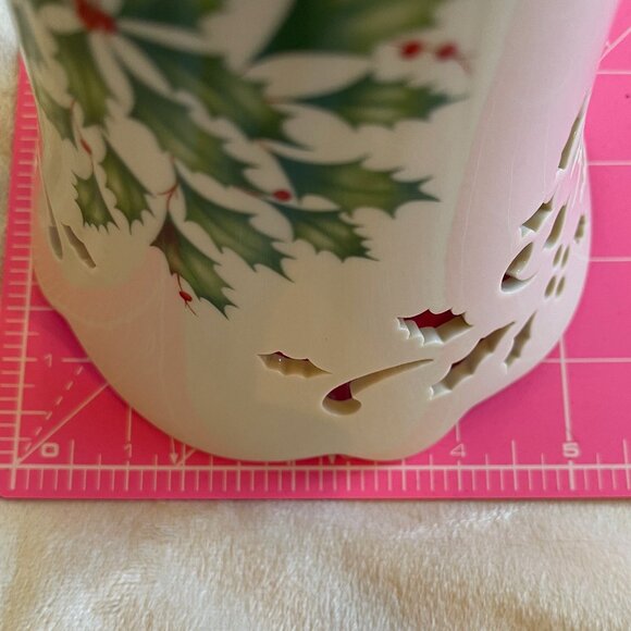 DONATING IF NOT PURCHASED BY 12.1.25 -- 9" Lenox Holiday Medium Vase - Picture 7 of 16